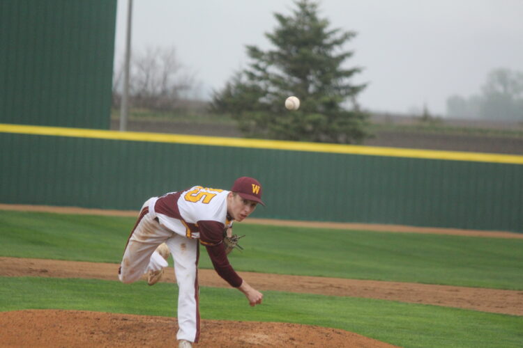 Celebrating with a W News, Sports, Jobs Marshall Independent